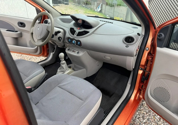 Renault Twingo cena 9900 przebieg: 131096, rok produkcji 2007 z Leżajsk małe 37